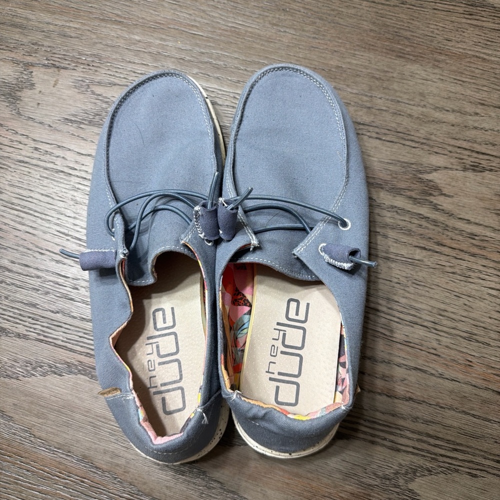 Hey Dude Floral Lined Shoes Size 10